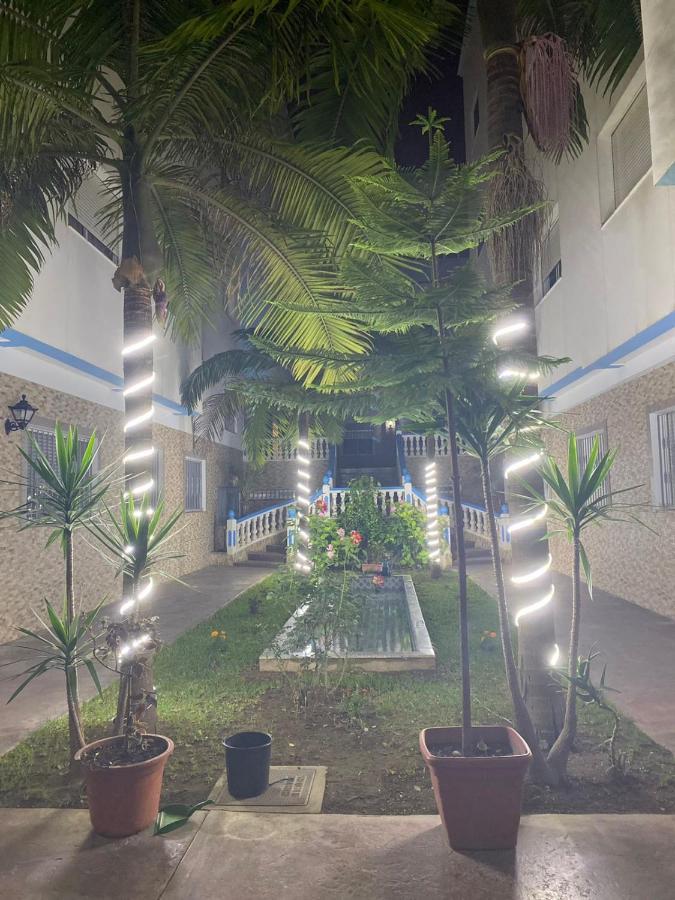 Appartement Martil 3 Chambres Proche De Centre Ville 5Mn A Pied Et La Plage 10Mn A Pied Et 10Mn De Aeroport Tetouan En Voiture Exterior foto
